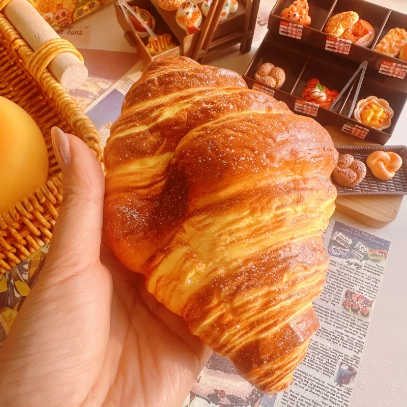 Realistic Croissant Squishy Toy Soft Slow Rising Stress Relief Toy Wholesale Squishy Toy 2